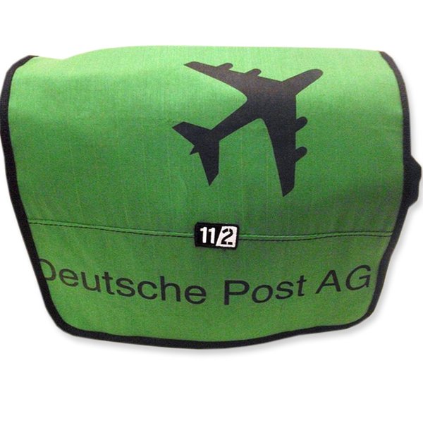 Unikat- Umhängetasche aus Postsack - Farbe Grün - Größe Large