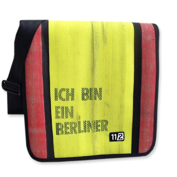 ICH BIN EIN BERLINER Umhängetasche aus Feuerwehrschlauch - Zweifarbig & Bedruckt - Größe Large