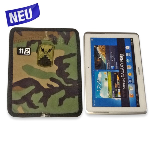 Tablet-Tasche aus US Army Camouflage-Einsatzjacke mit Patch