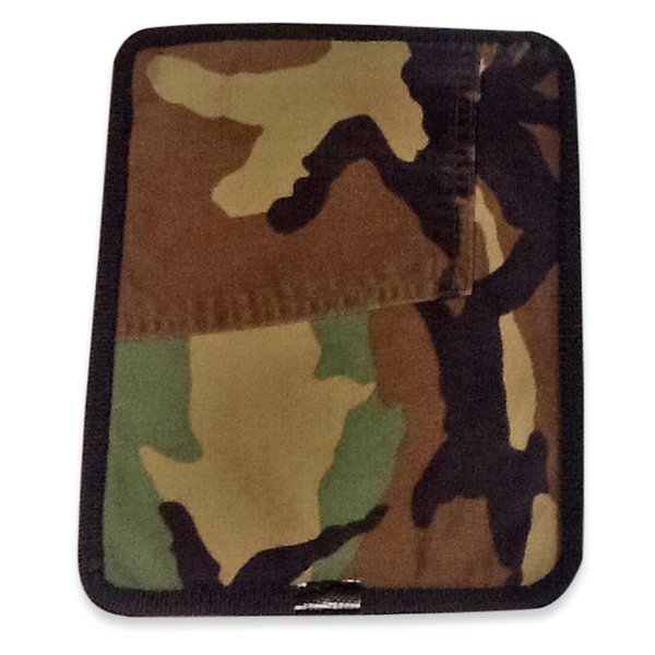 Tablet-Tasche aus US Army Camouflage-Einsatzjacke mit Patch